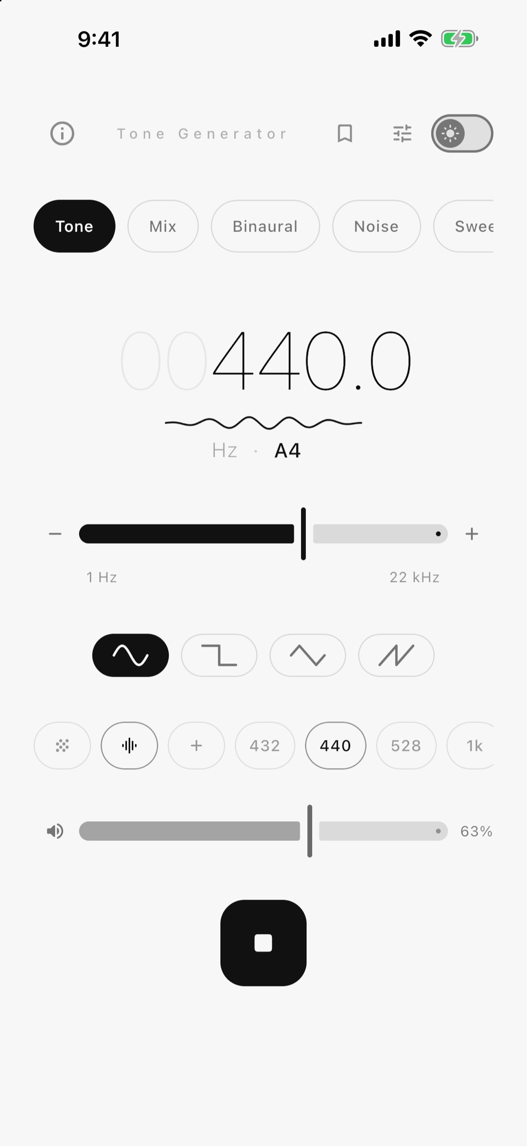 A 440 Hz tone playing, with wave shapes, the noise layer, effects and pinned frequencies